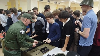 В Ферзиковском округе школьники впервые встретились с бойцами из организации «Пересвет»