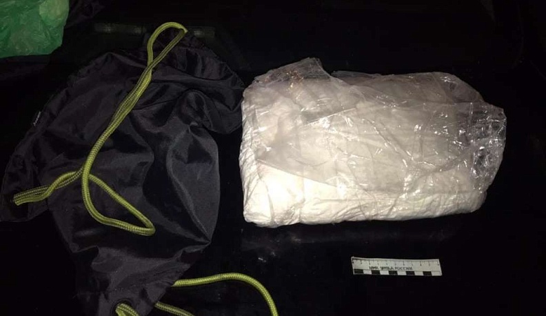 В Калужской области полицейские остановили машину с тремя килограммами «мефедрона»