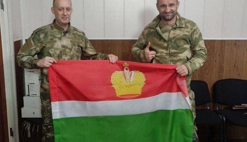Флаг Калужской области занял почетное место в батальоне «Спарта» ДНР