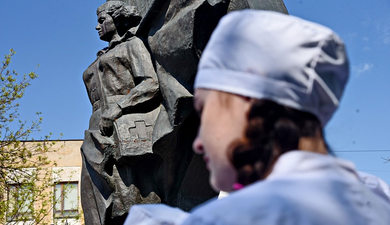 Над памятью время не властно