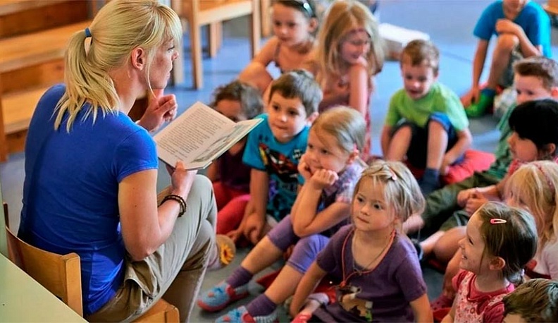 Министр поздравил работников дошкольных учреждений с праздником