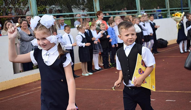 В селе Лопатино Тарусского района встретили День знаний 