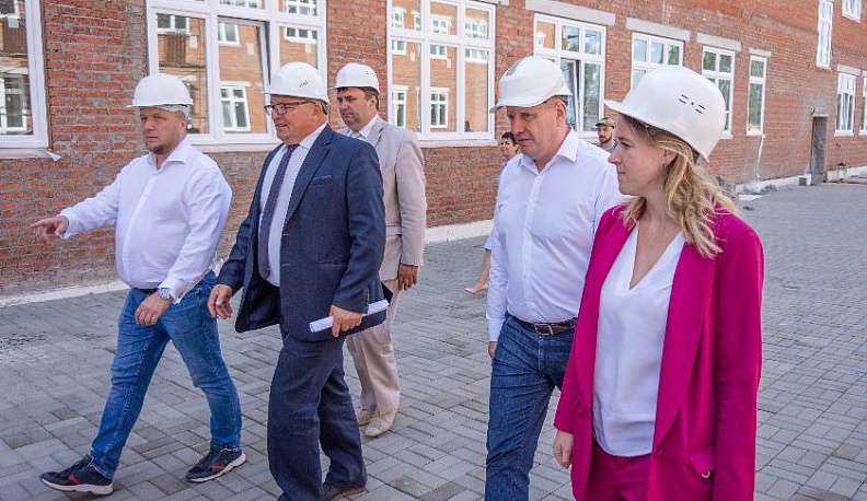 Председатель Заксобрания области оценил благоустраиваемые объекты Медынского района