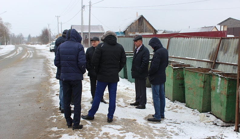 В деревне Большие Козлы общественная комиссия проверила контейнерные площадки