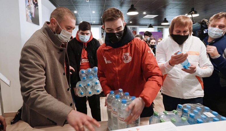 Жители Москвы собрали более двух тонн продуктов для гуманитарной помощи Жителям ДНР и ЛНР