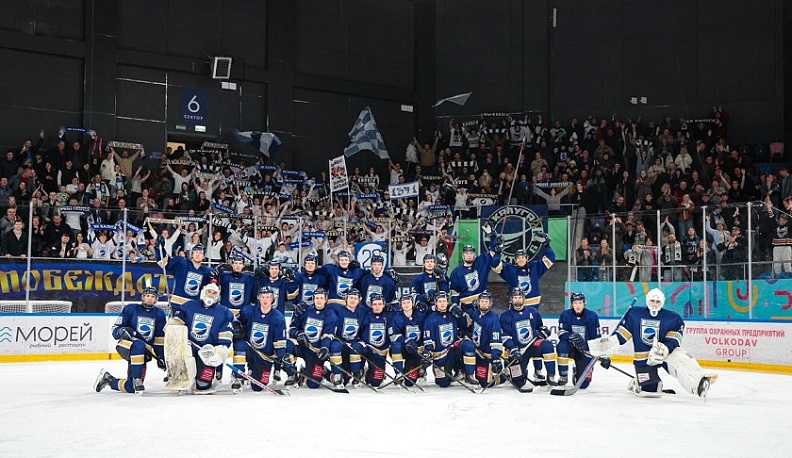 Калужские хоккеисты обыграли питерский «Тайфун»