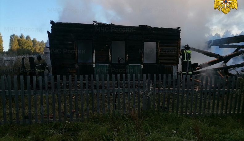 Рано утром в Калужской области сгорел дом