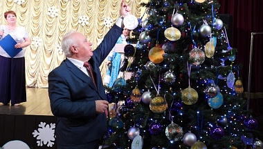 В Износковском округе исполнят 50 новогодних желаний детей