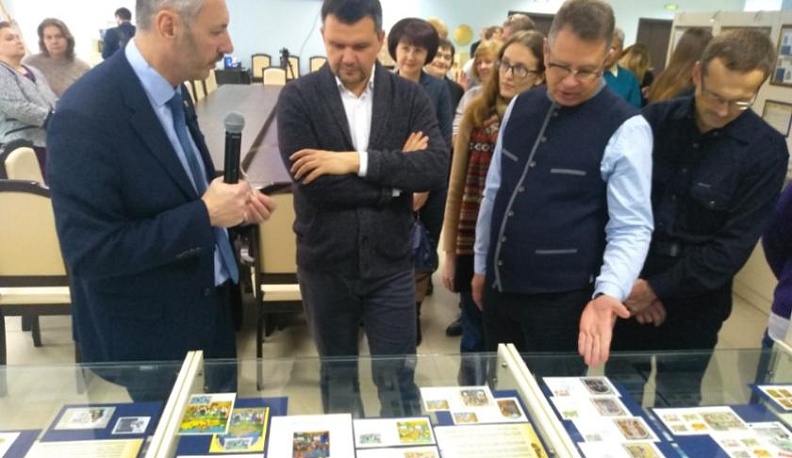 Вице-премьер Максим Акимов посетил уникальную выставку в Калуге