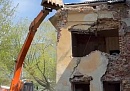 В Калуге на улице Салтыкова-Щедрина приступили к сносу ветхого здания