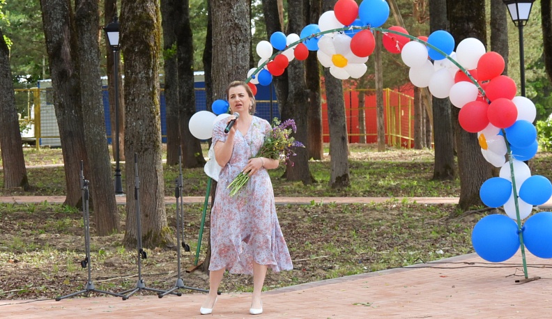 В Износках День России отметили районным фестивалем «Поет село родное»