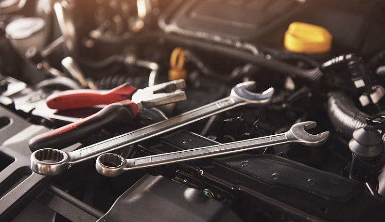 Благодаря соцконтракту житель Жиздринского района обновил автомастерскую