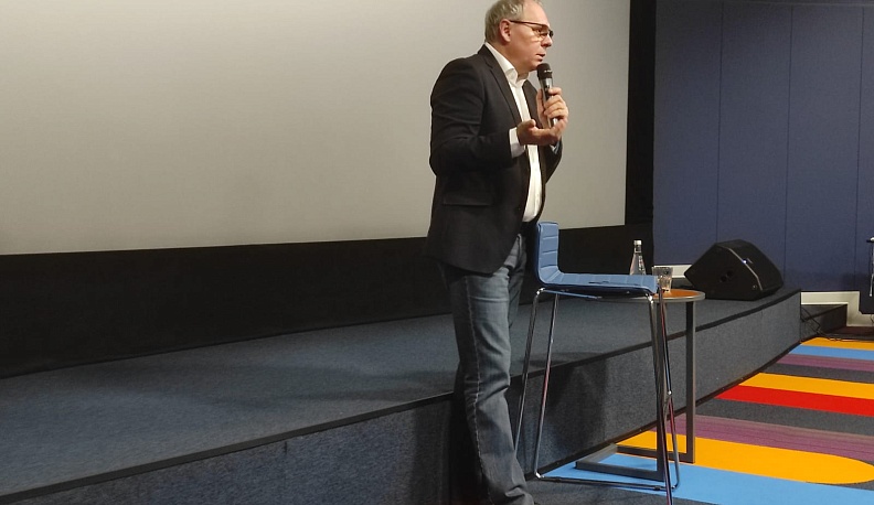 Тележурналист Игорь Прокопенко рассказал в Калуге, кто делит с нами Вселенную