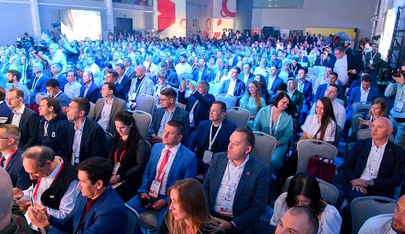 Сбер активно участвует в развитии цифровых технологий в России 