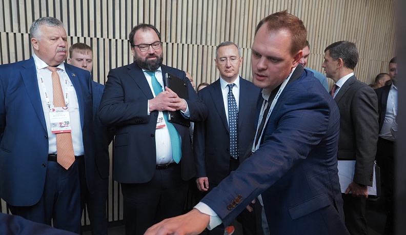 В ИКЦ продолжил работу форум «Цифровая эволюция-2022»  