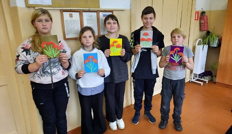 Ученики Жиздринского района отправили мобилизованным землякам «Добрые письма»