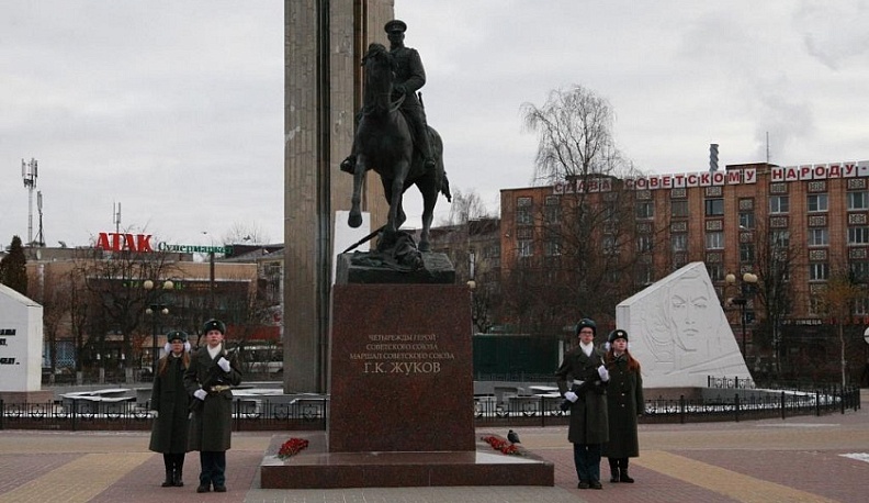 В Калуге почтили память Маршала Победы