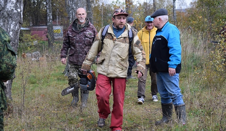 В Тарусе заготавливают дрова для СВОих