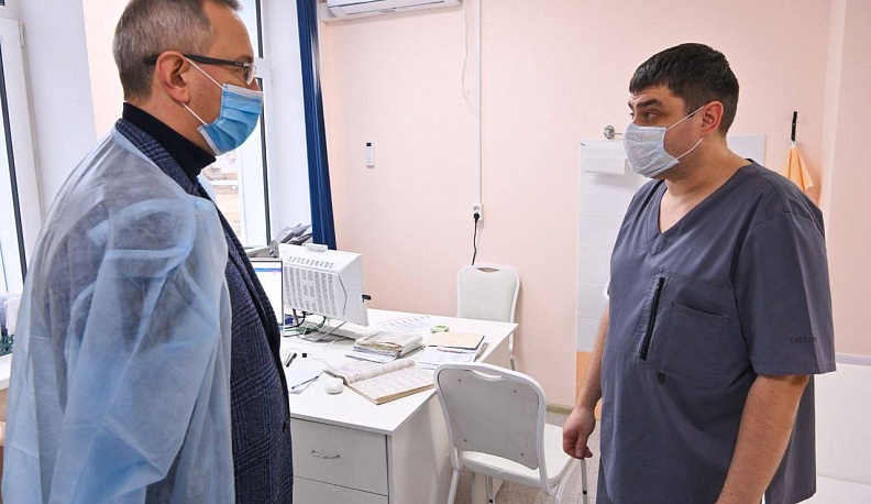 Владислав Шапша заявил о необходимости ремонта дорог на территории больницы в Кирове