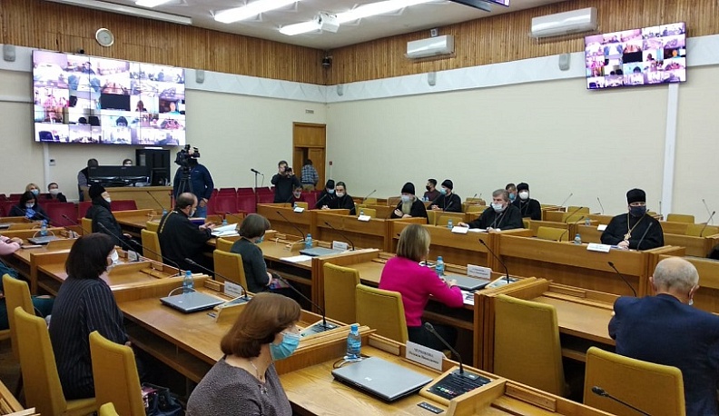 Константин Горобцов принял участие в пленарном заседании XXIII Богородично-Рождественских образовательных чтений Калужской митрополии