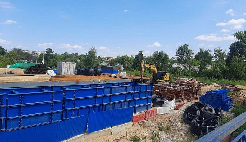 В Калуге решили не менять цвет Синих мостов