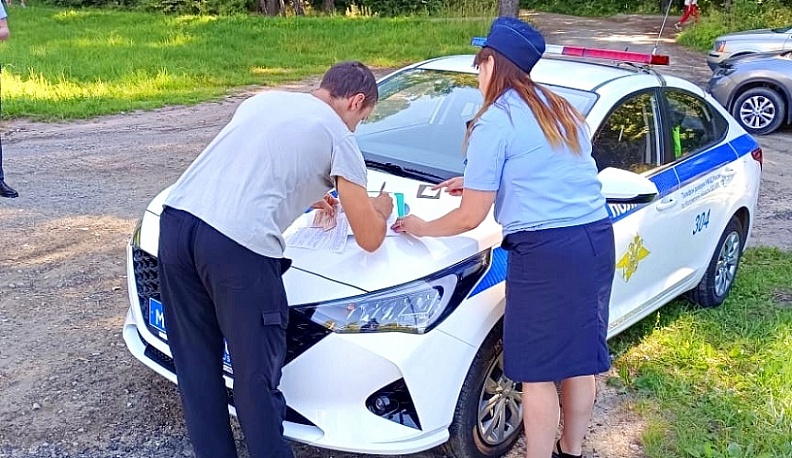 В Калуге в ходе рейда изъяли две иномарки у должников