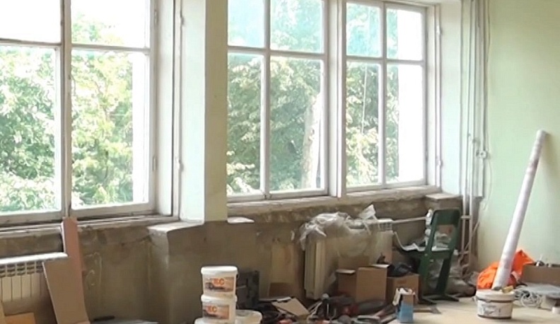 Дмитрий Денисов проверил ход работ в Городском досуговом центре