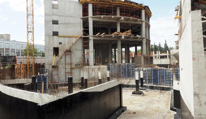 Анатолий Артамонов рассказал об устраненной ошибке, выявленной в проекте Дворца спорта 