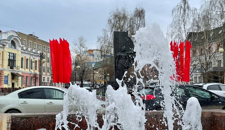 Улицы Калуги начали украшать ко Дню Победы