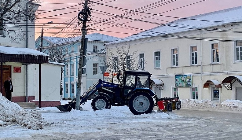В Калуге автовладельцев просят убрать машины с четырех улиц в ночь на 25 декабря