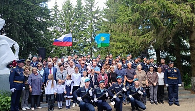 В Юхновском округе почтили память погибших в авиакатастрофе десантников