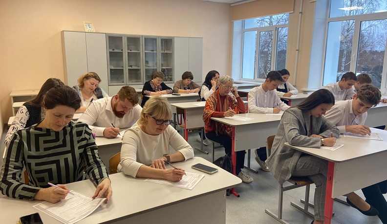 В районах Калужской области жители написали «Избирательный диктант»