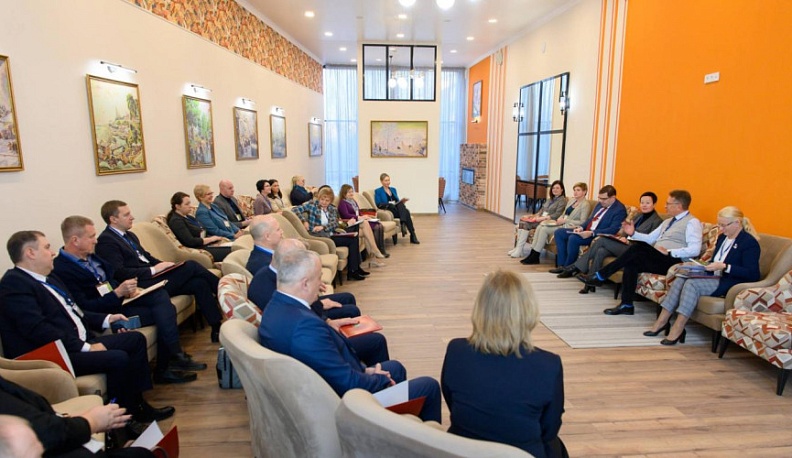 В КГУ обсудили кадровую обеспеченность региона