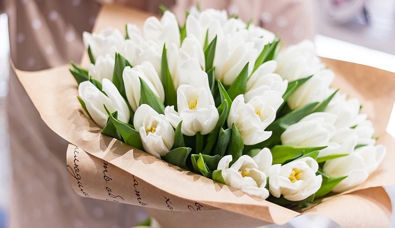 Ольга Коробова поздравила женщин Калужской области с Восьмым марта