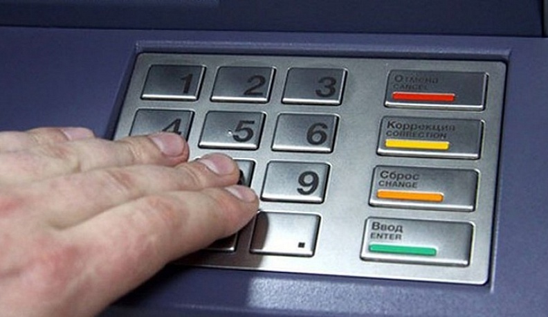 Грабитель сорвал двойной куш, украв кошелек с пин-кодом и банковской картой