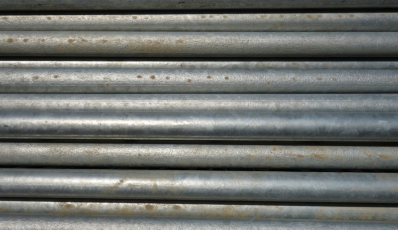 В Калуге начальник цеха украл с предприятия металлические трубы