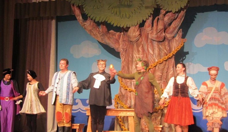 Год театра шагает по городам и сёлам