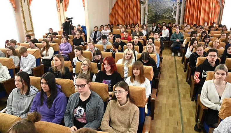 В двух калужских колледжах открылись первичные организации «Движения первых»