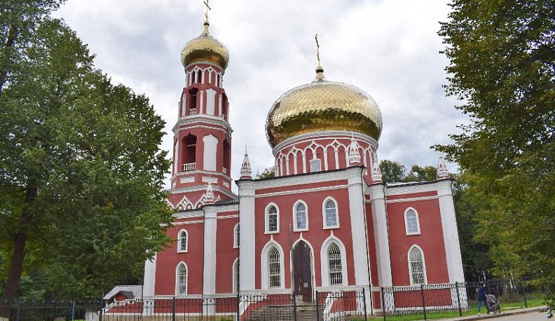 В селе Барятино Тарусского района освящён возрождающийся храм