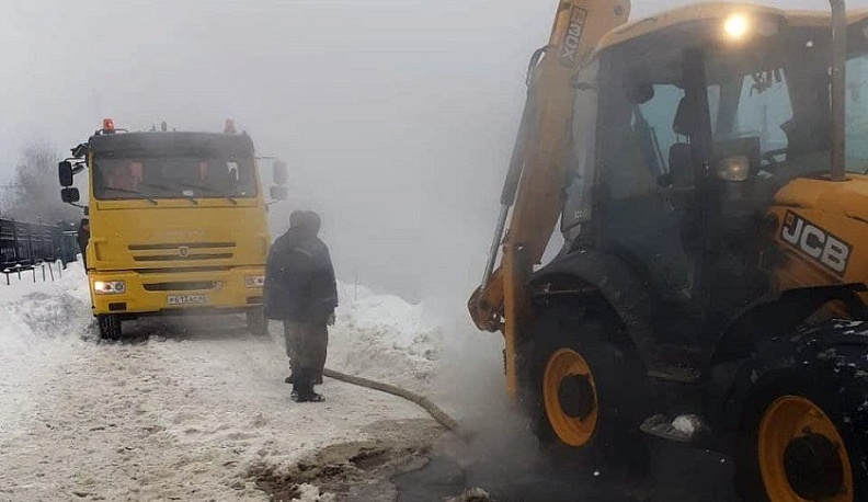 Владислав Шапша контролирует устранение аварии на Правобережье