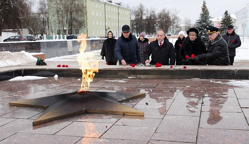 В Людинове почтили память неизвестного солдата 