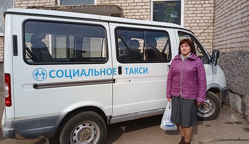 Социальные работники поддерживают людиновцев «серебряного возраста» во время карантина