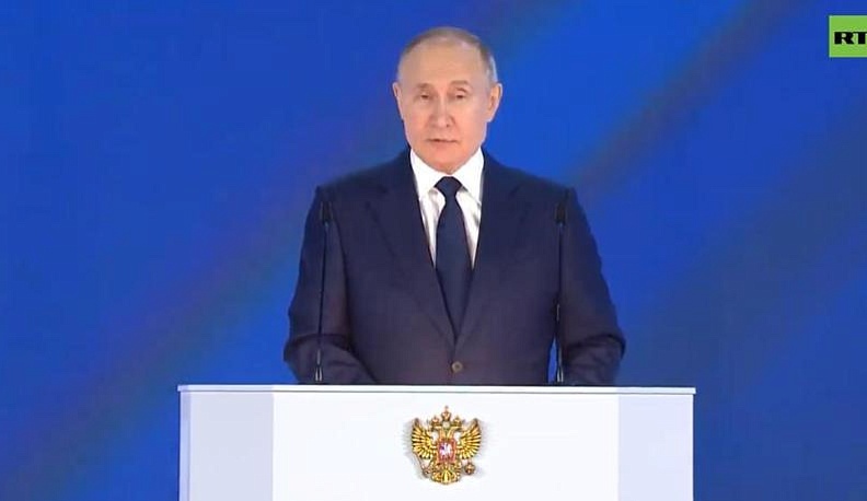 Семьи школьников получат президентскую выплату в 10 тысяч рублей