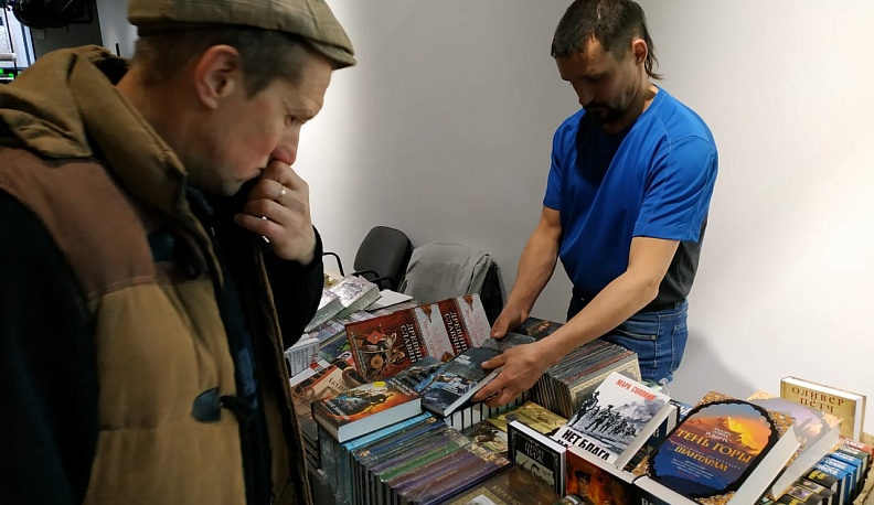 На фестивале "УграFest" открылась книжная ярмарка