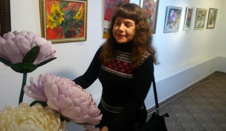 Незрячим калужанам показали цветочные картины 
