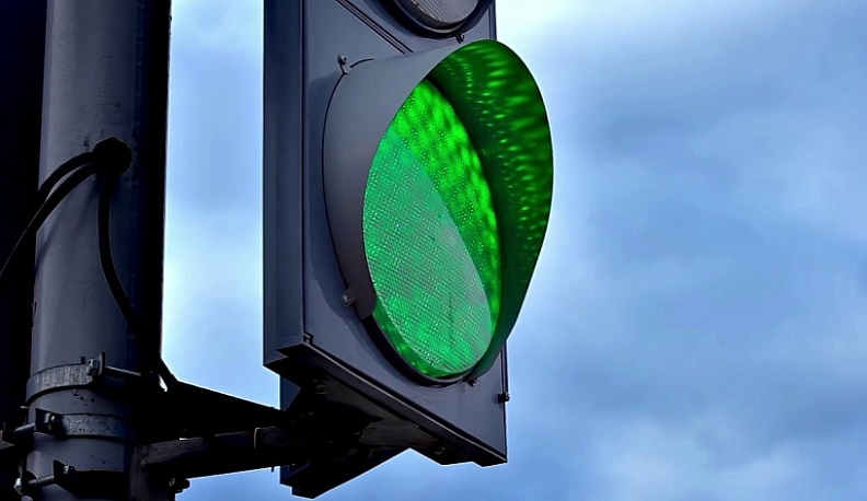 В Калуге изменился режим работы светофоров на дороге Анненки-Силикатный