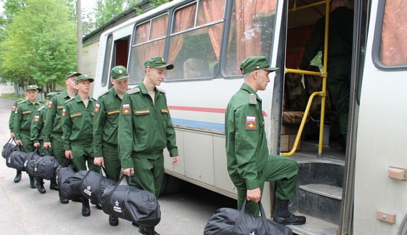 Российские солдаты-срочники, призванные весной, не будут направляться на Украину