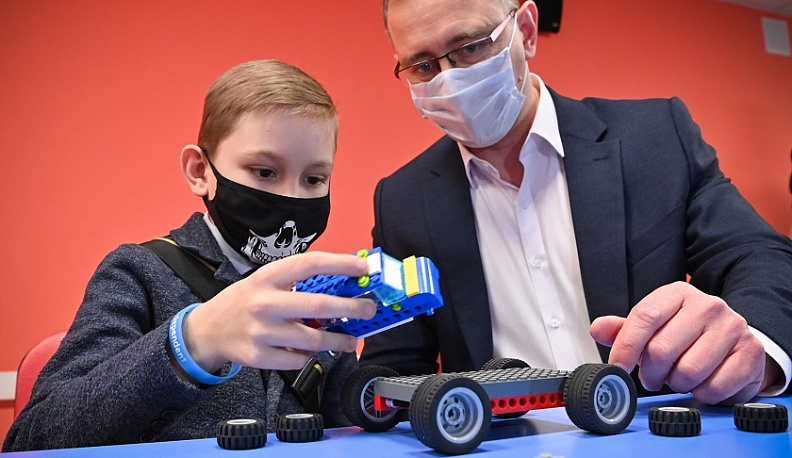 Владислав Шапша: «Рядом с нами есть люди, которые нуждаются не только в прямой заботе, но и во внимании, в доброте, в нормальном человеческом отношении» 