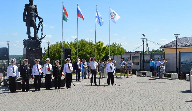На родине Дмитрия Сенявина отметили День Военно-морского флота