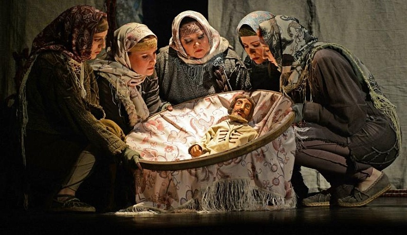 Человек и кукла